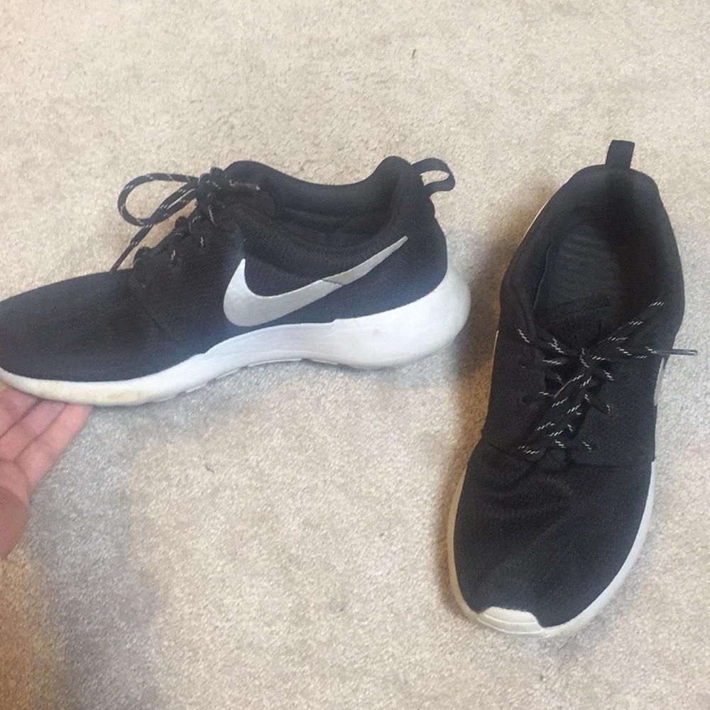 Nike roshes